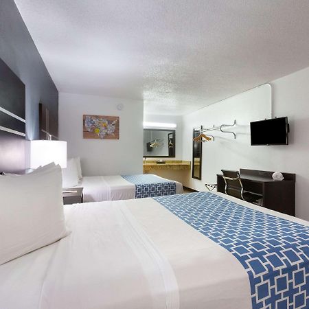 לית'וניה Econo Lodge מראה חיצוני תמונה