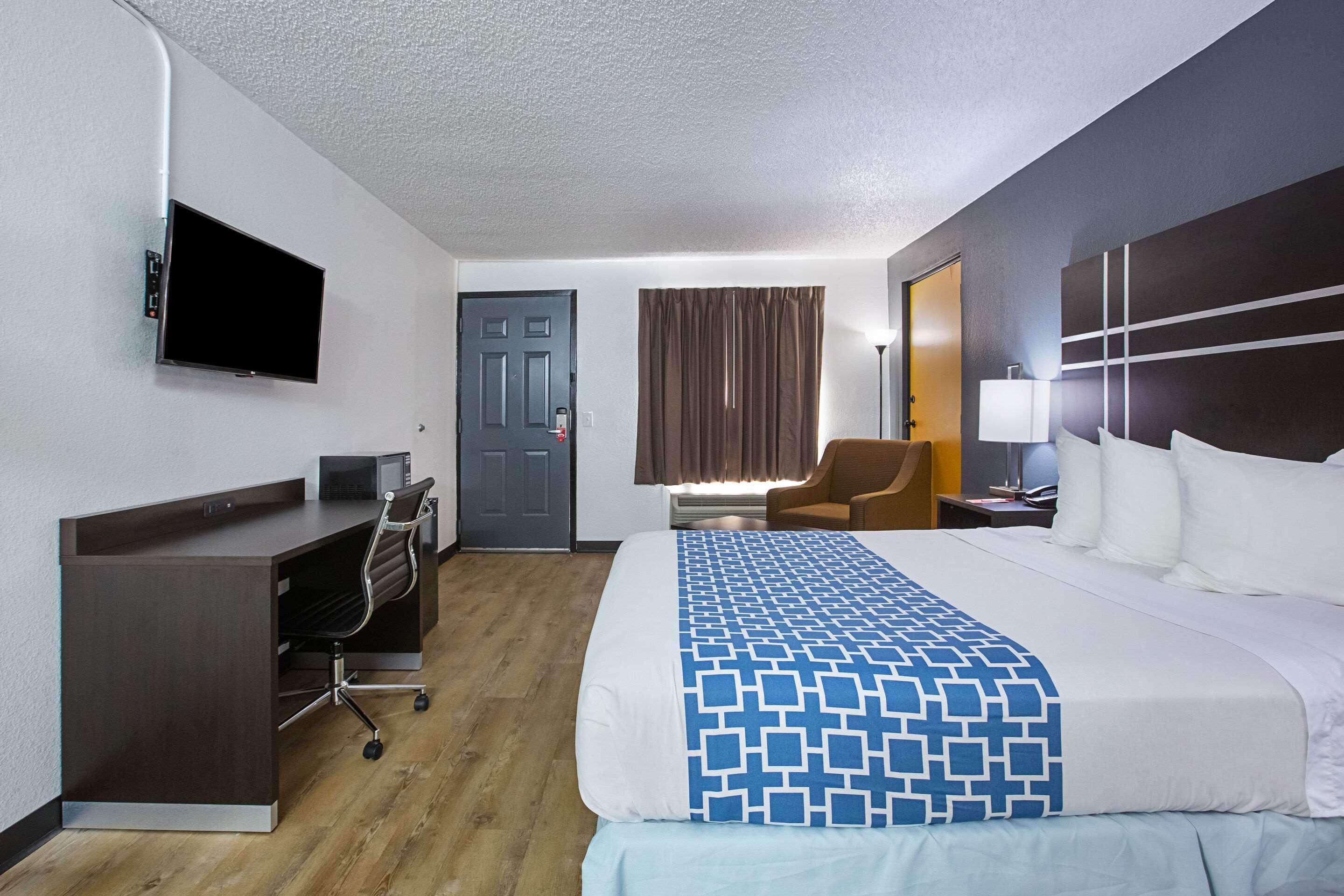 לית'וניה Econo Lodge מראה חיצוני תמונה