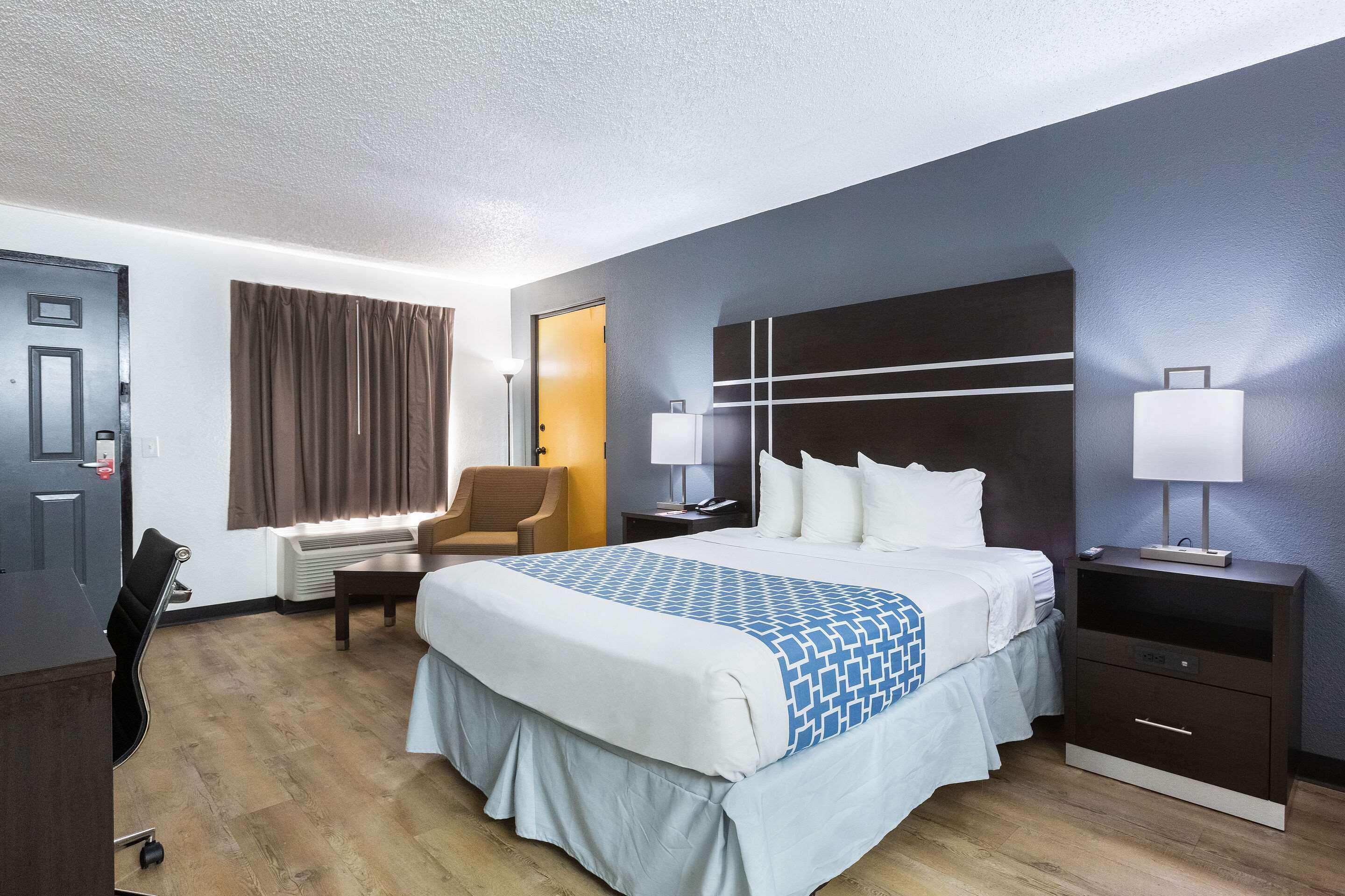 לית'וניה Econo Lodge מראה חיצוני תמונה