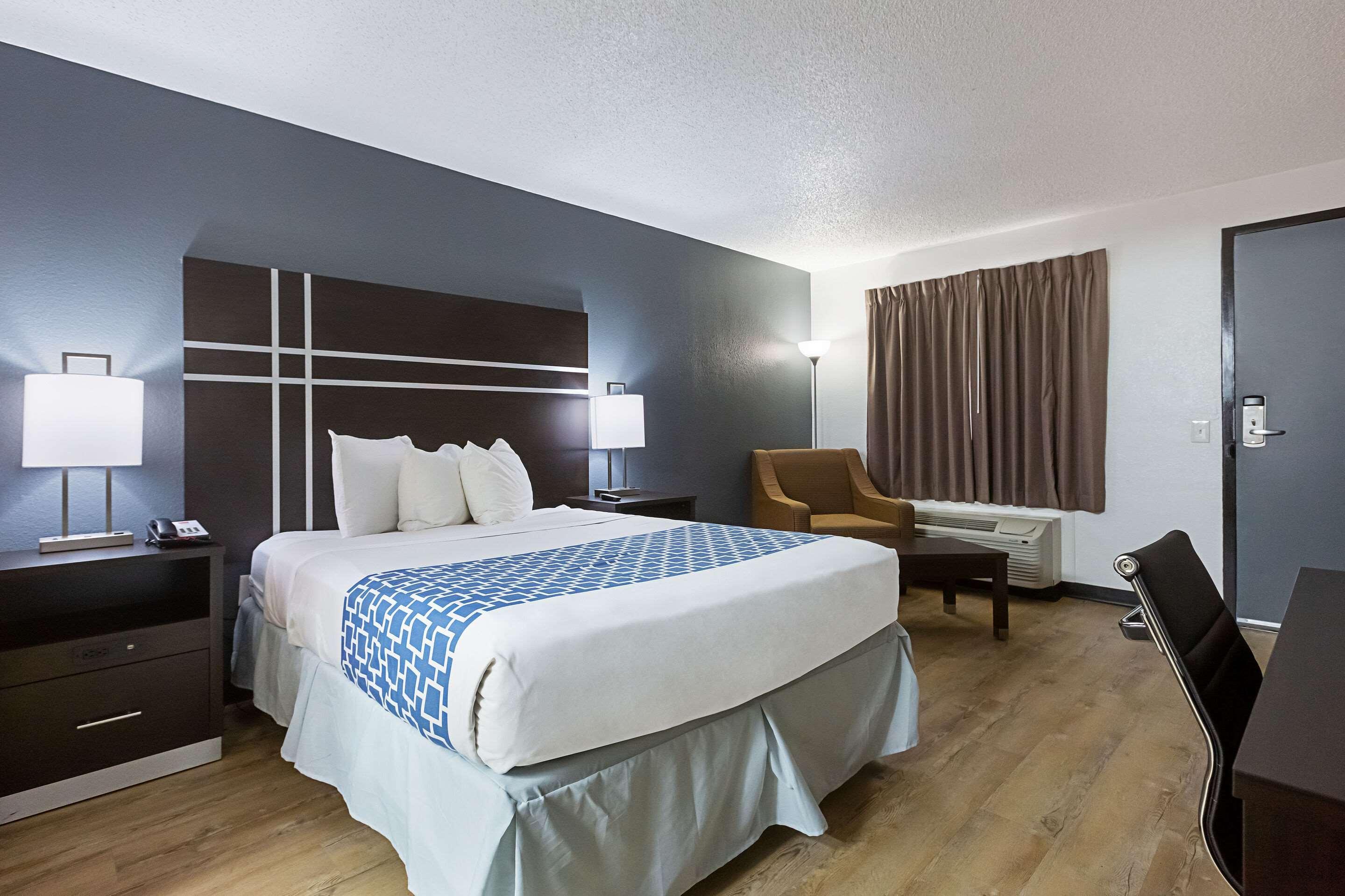 לית'וניה Econo Lodge מראה חיצוני תמונה