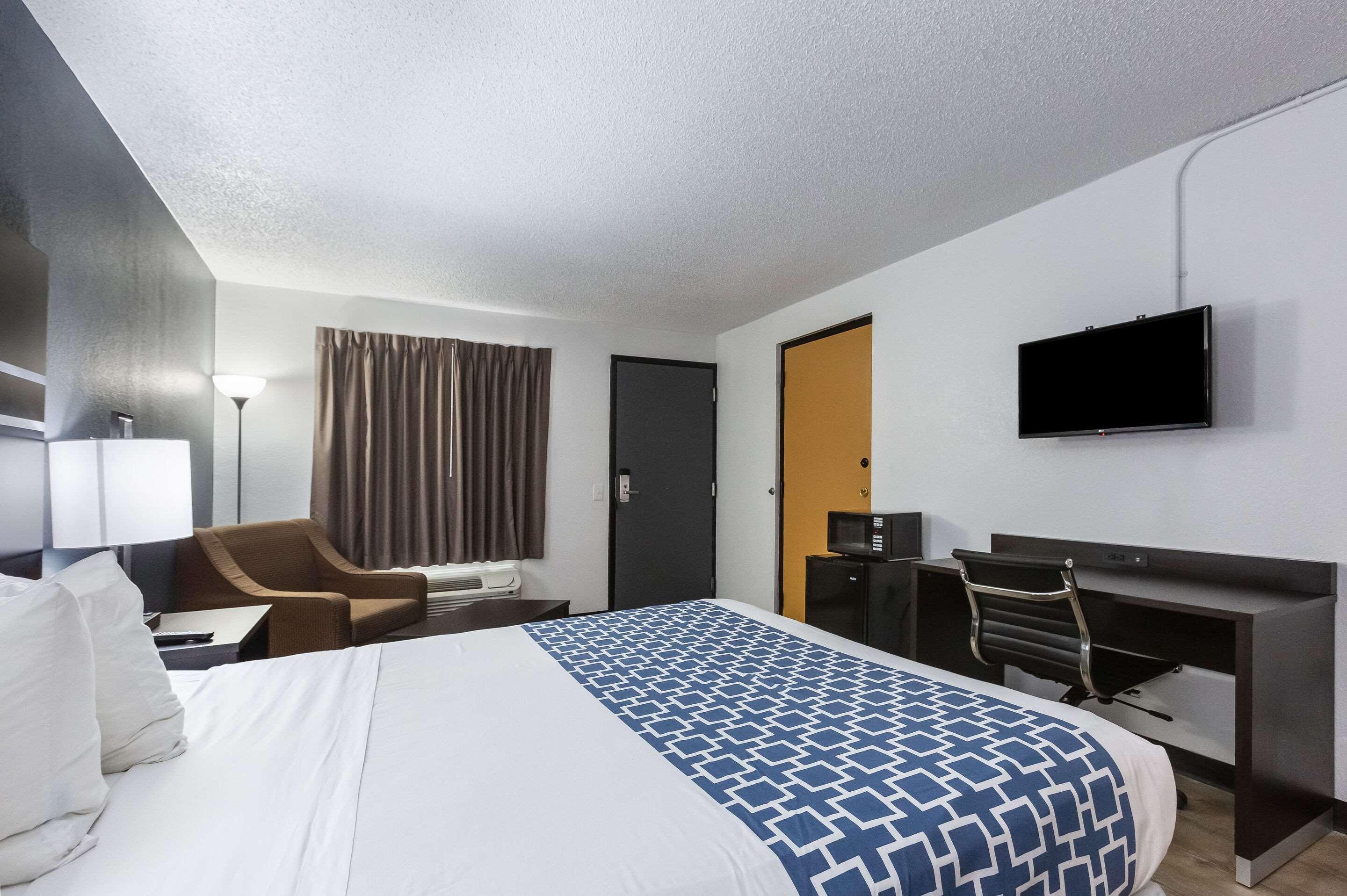 לית'וניה Econo Lodge מראה חיצוני תמונה