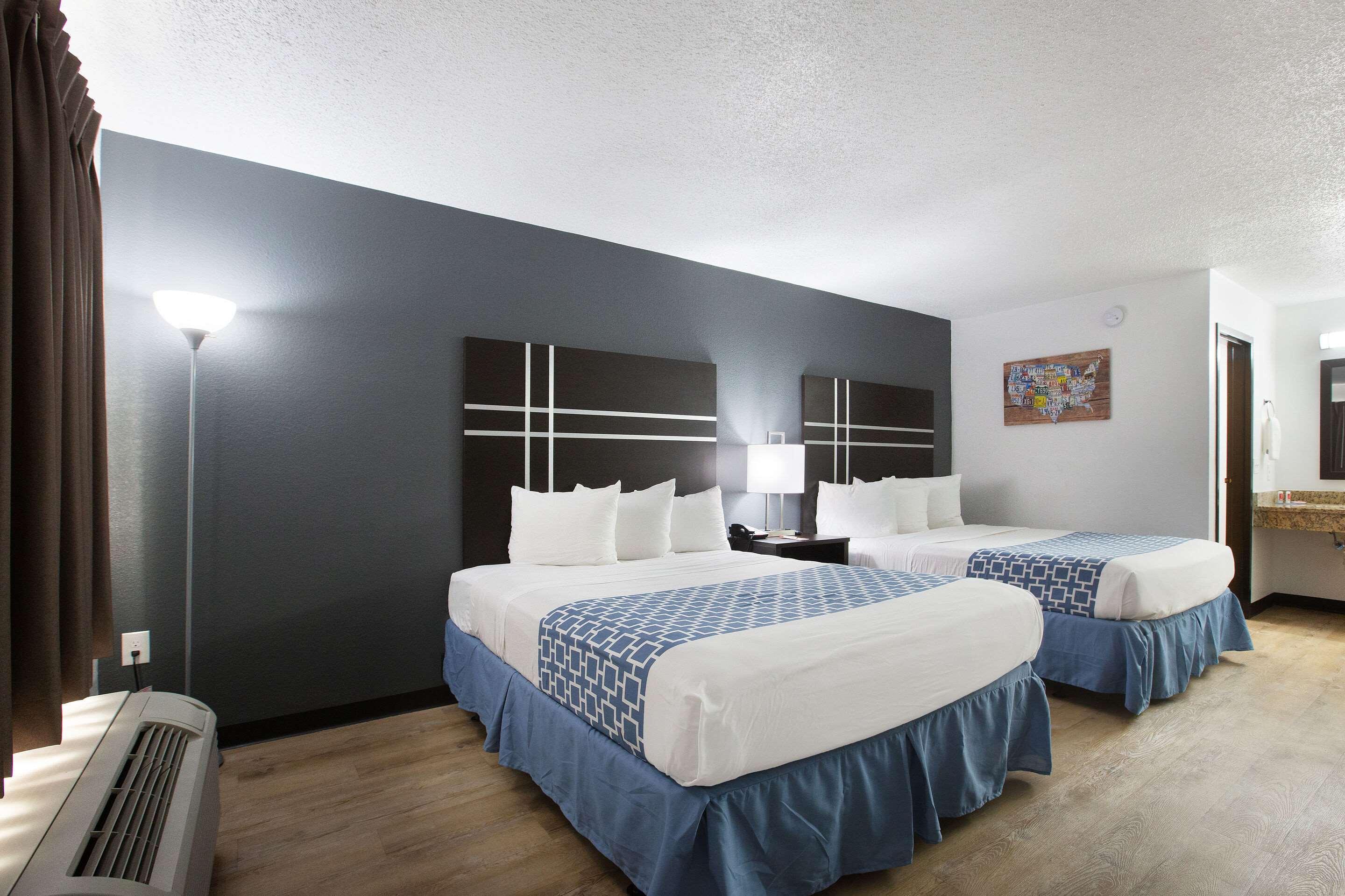 לית'וניה Econo Lodge מראה חיצוני תמונה