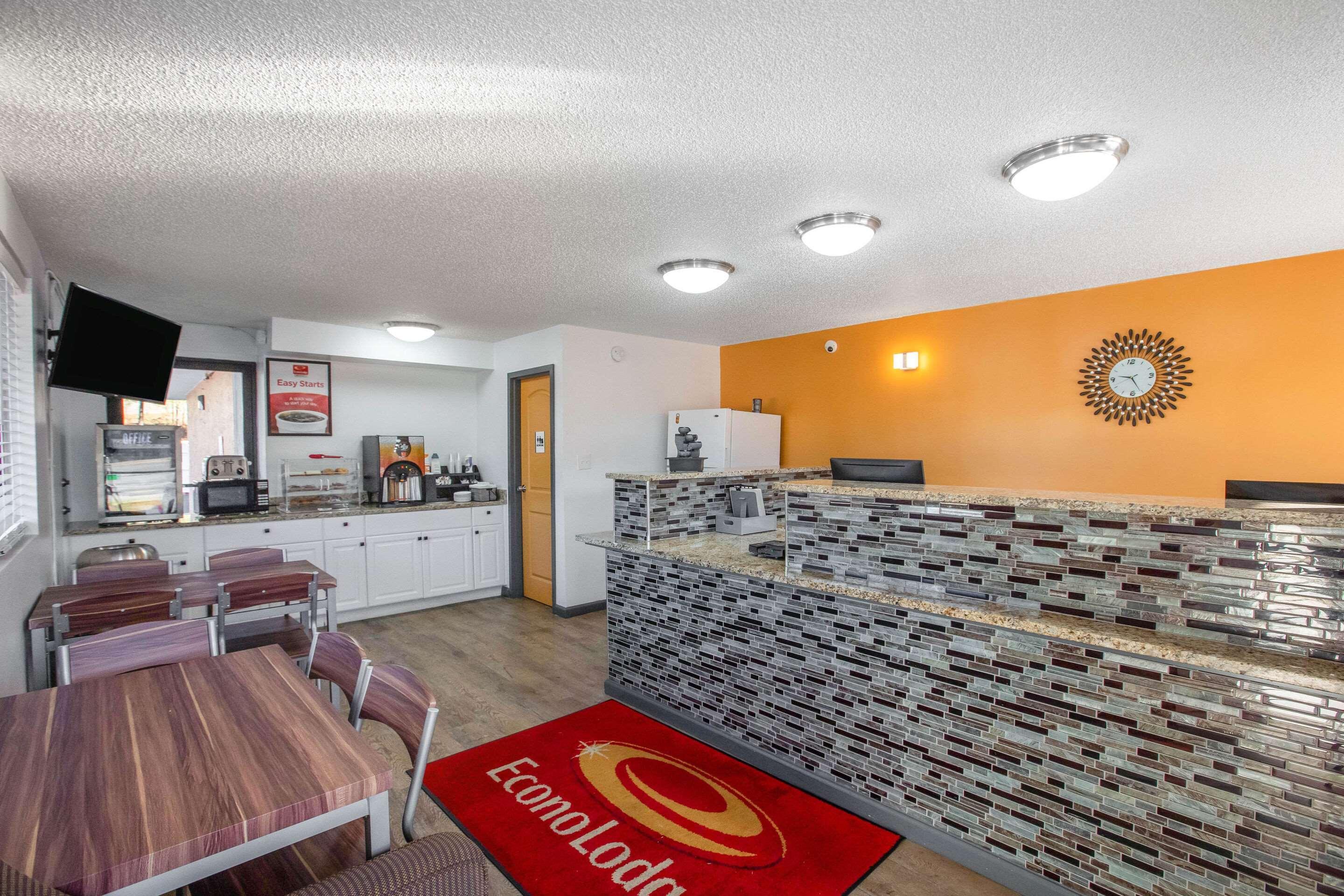 לית'וניה Econo Lodge מראה חיצוני תמונה