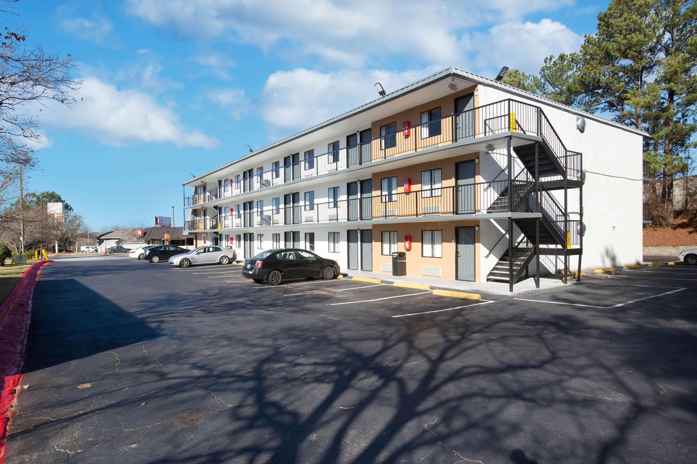 לית'וניה Econo Lodge מראה חיצוני תמונה