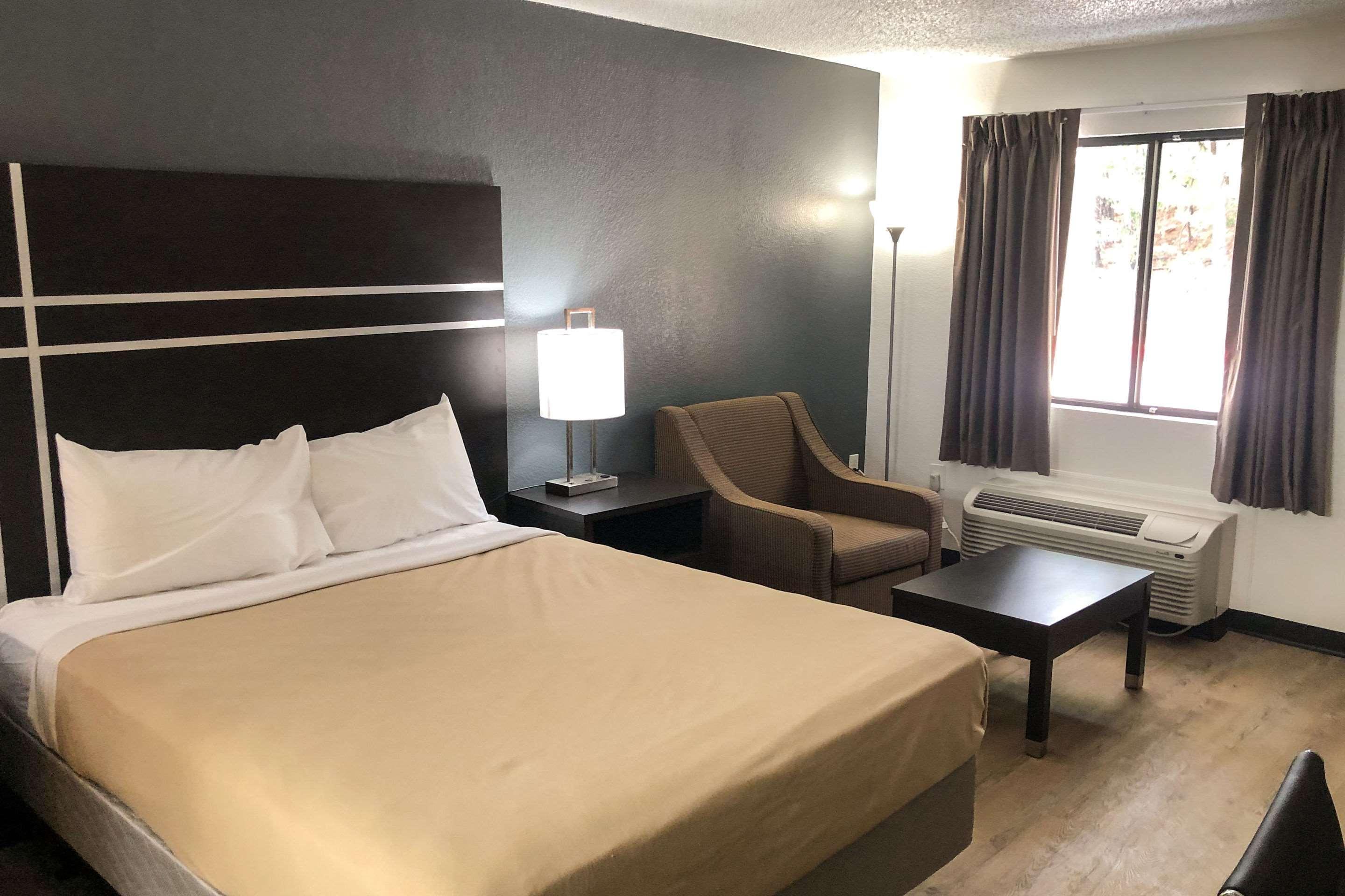 לית'וניה Econo Lodge מראה חיצוני תמונה