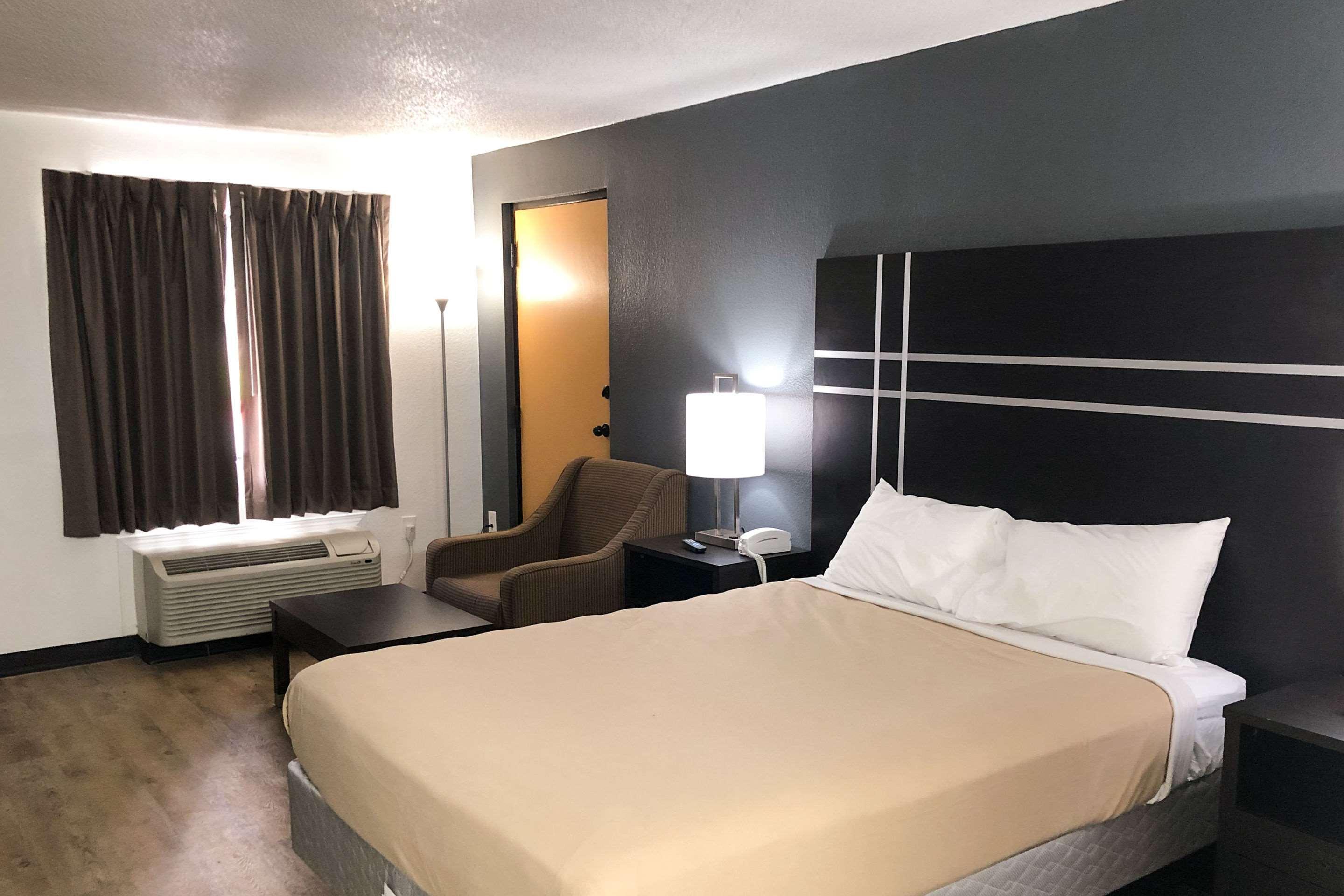 לית'וניה Econo Lodge מראה חיצוני תמונה