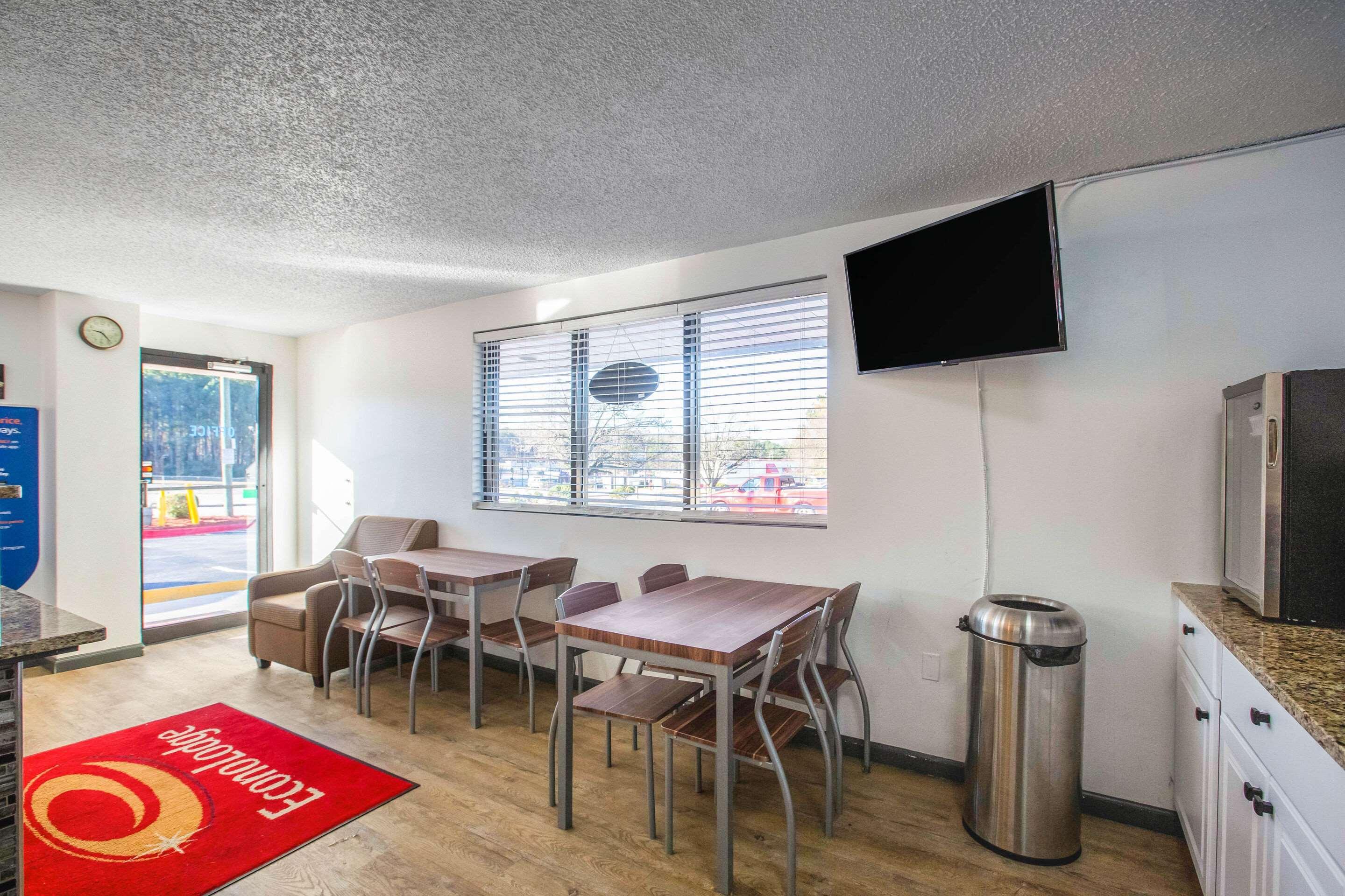 לית'וניה Econo Lodge מראה חיצוני תמונה