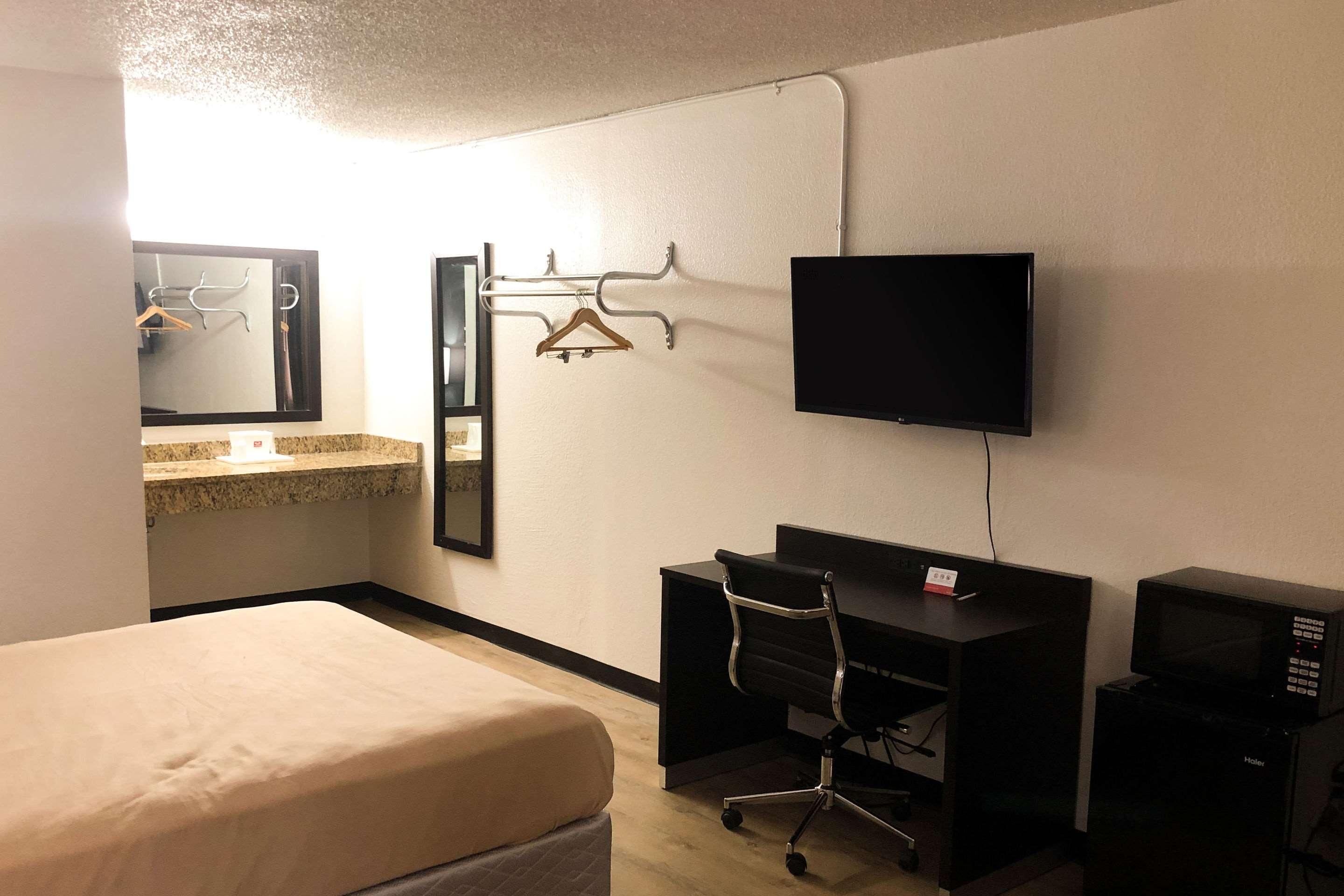 לית'וניה Econo Lodge מראה חיצוני תמונה